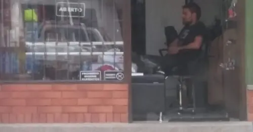 D  KLAUDIA PELUQUERIA